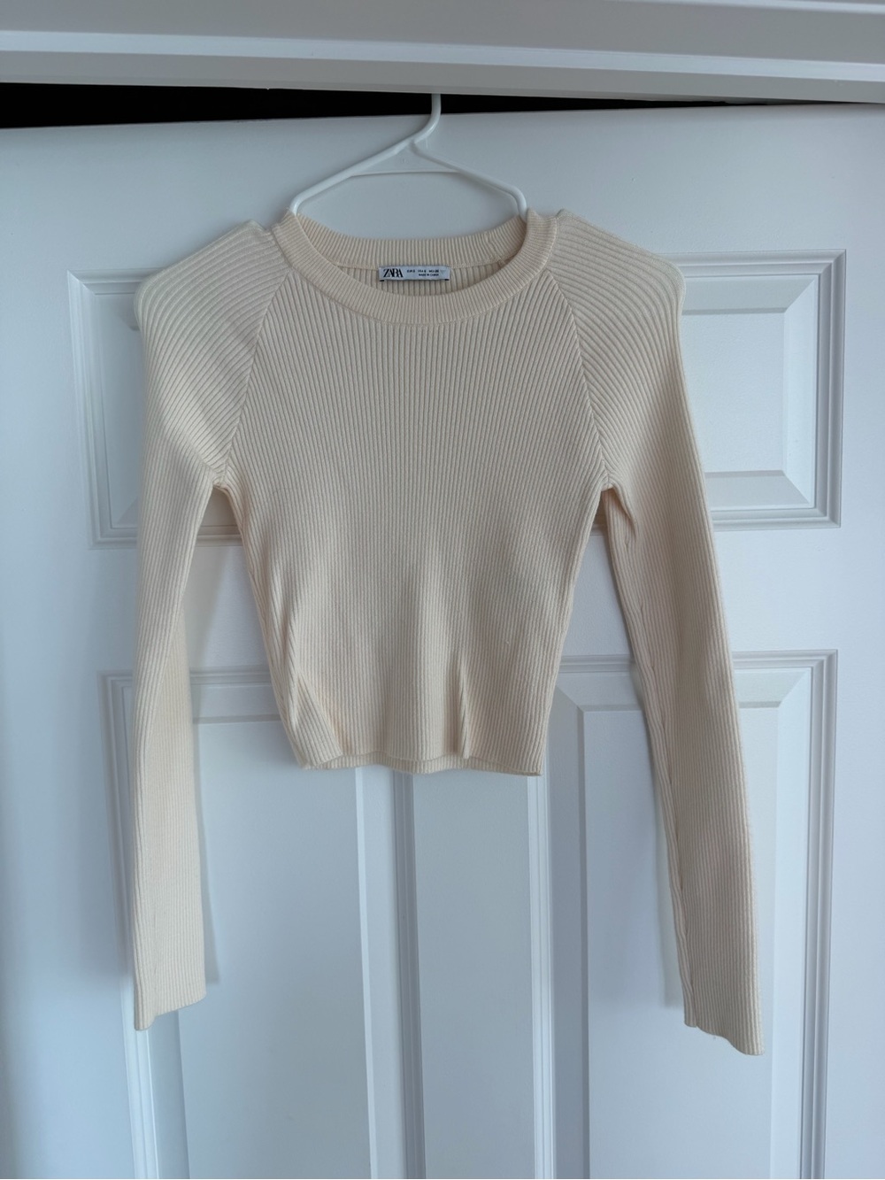 Zara Ribbed Long Sleeve Crop Top in Cream